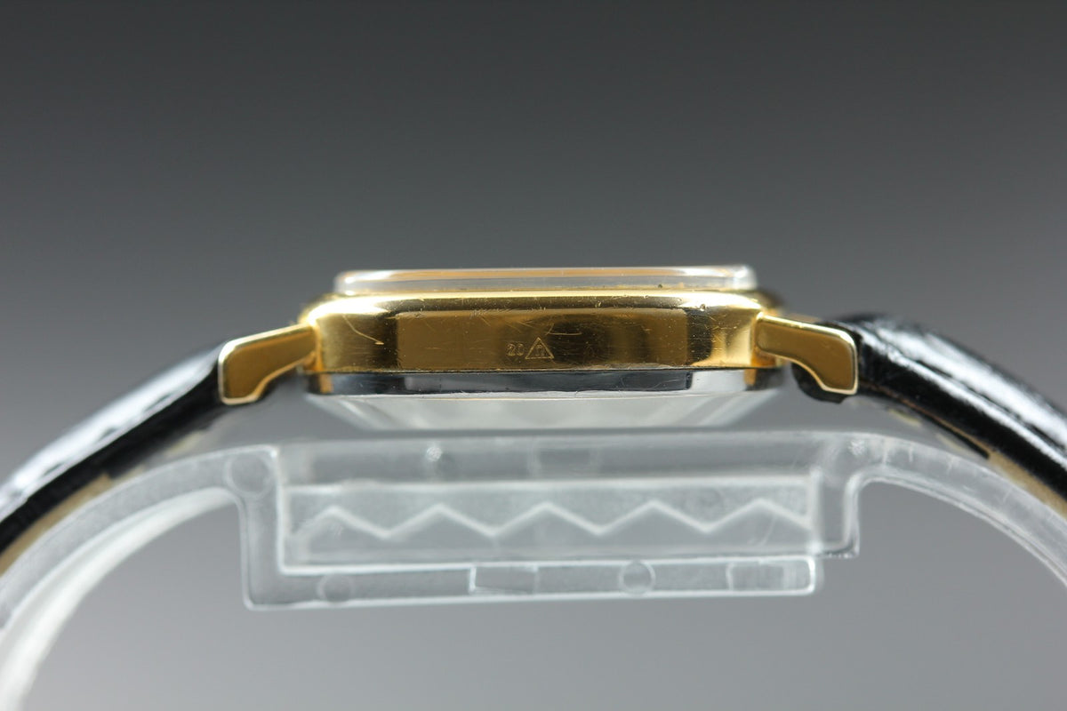 1979 Near MINT OMEGA De Ville 23mm 591.014 Quartz Gold Dial Women's Vintage