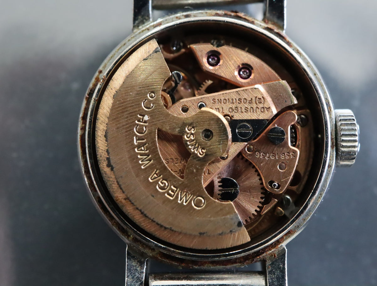 1972 Near MINT OMEGA De Ville 17mm 551.0057 Automatic Silver Dial Women Vintage