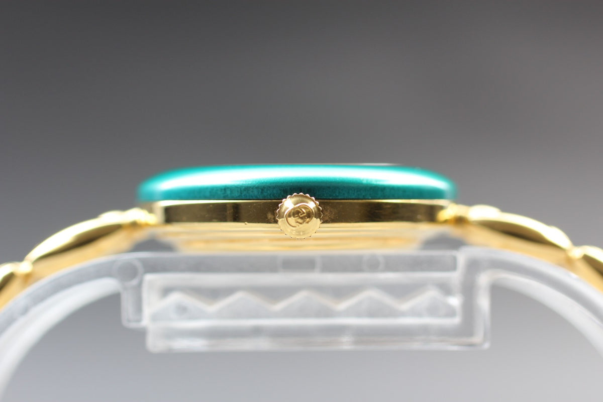 Near MINT GUCCI Change Bezel 11/12 26mm Quartz White Dial Green Women's Vintage
