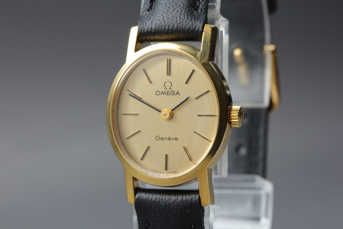 1978 Near MINT OMEGA Geneve 21mm 511.0411 Manual Gold Dial Women's Watch Vintage