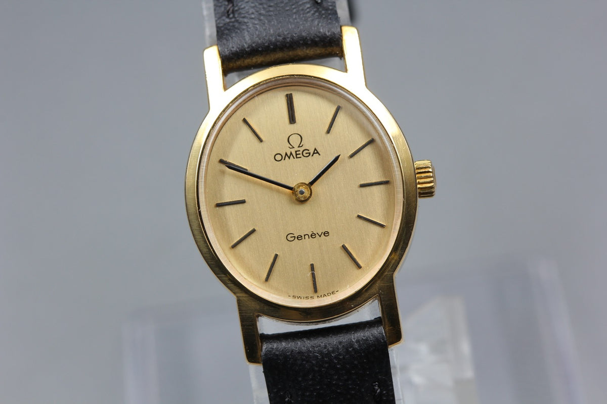 1978 Near MINT OMEGA Geneve 21mm 511.0411 Manual Gold Dial Women's Watch Vintage