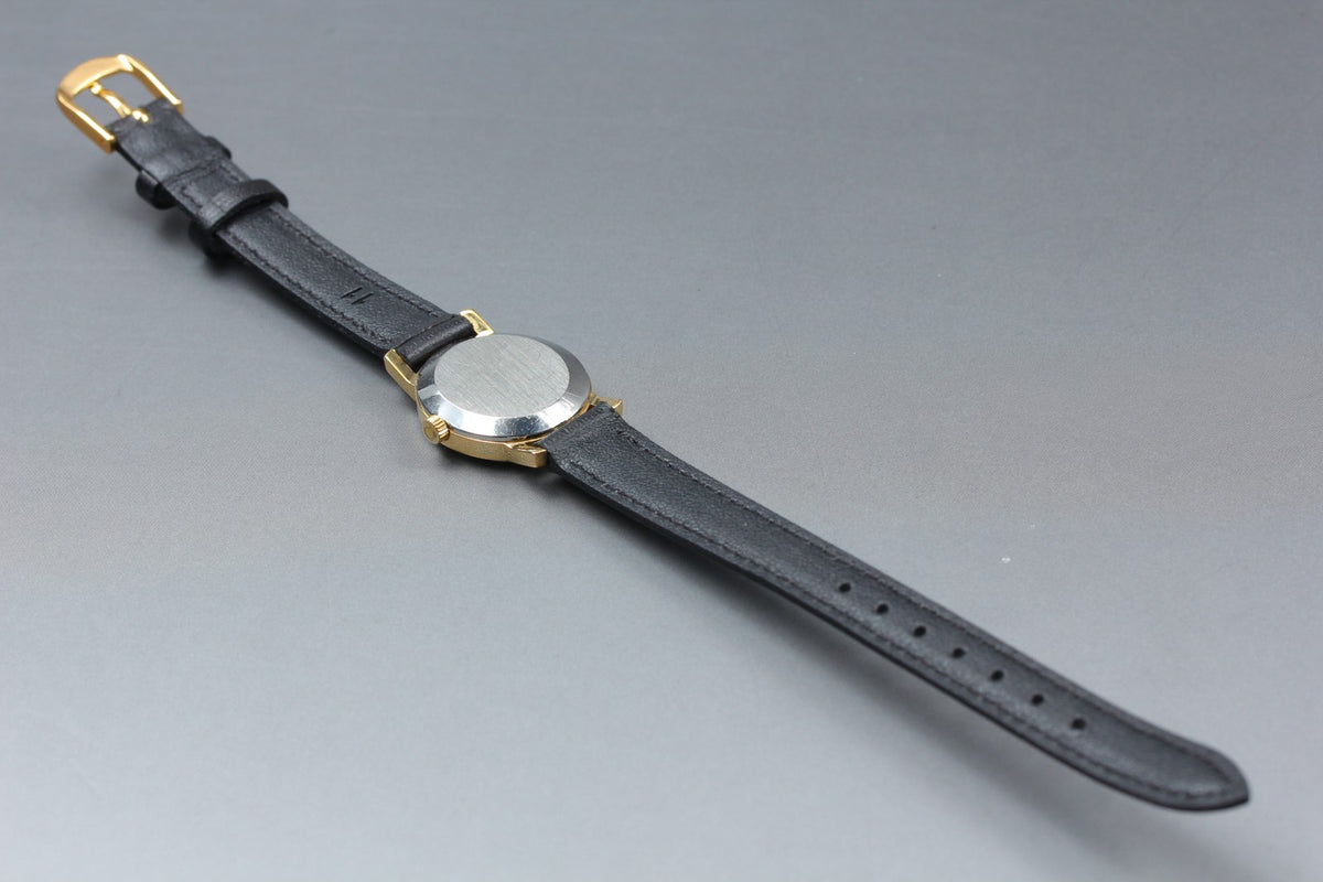 1978 Near MINT OMEGA Geneve 21mm 511.0411 Manual Gold Dial Women's Watch Vintage