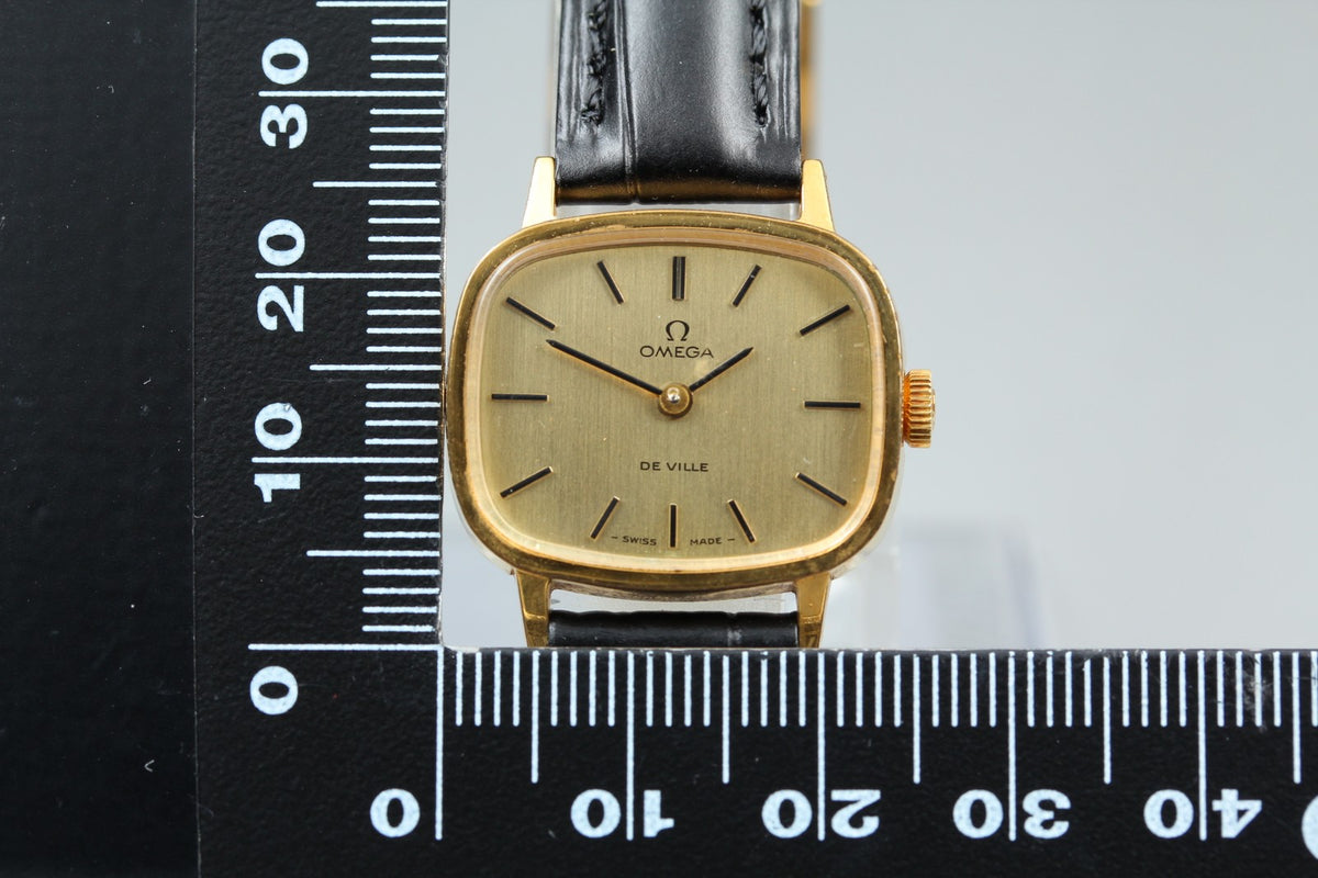 1978 Near MINT OMEGA De Ville 24mm 511.0413 Manual Gold Dial Women's Vintage