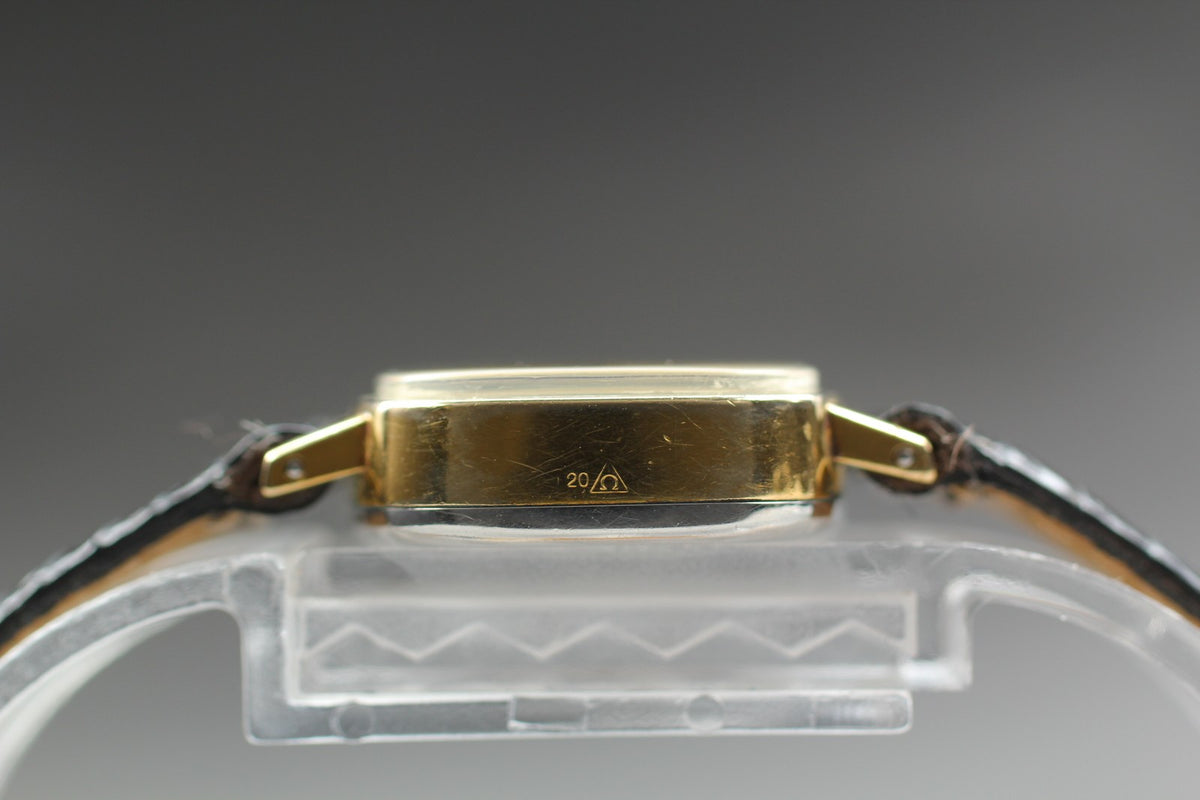 1975 Near MINT OMEGA De Ville 24mm 511.413 Manual Gold Dial Women's Vintage
