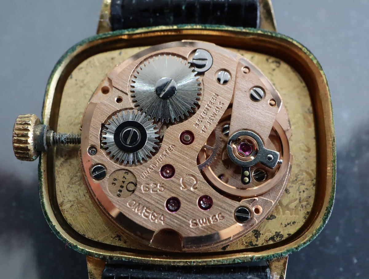 1975 Near MINT OMEGA De Ville 24mm 511.413 Manual Gold Dial Women's Vintage