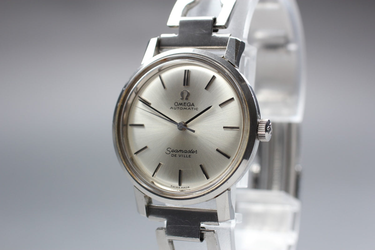 Near MINT OMEGA Seamaster De Ville 28mm Automatic Silver Dial Women's Vintage