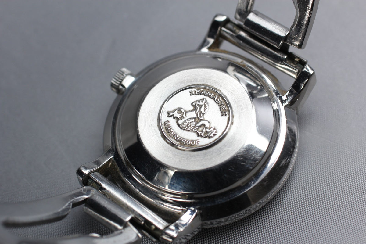 Near MINT OMEGA Seamaster De Ville 28mm Automatic Silver Dial Women's Vintage