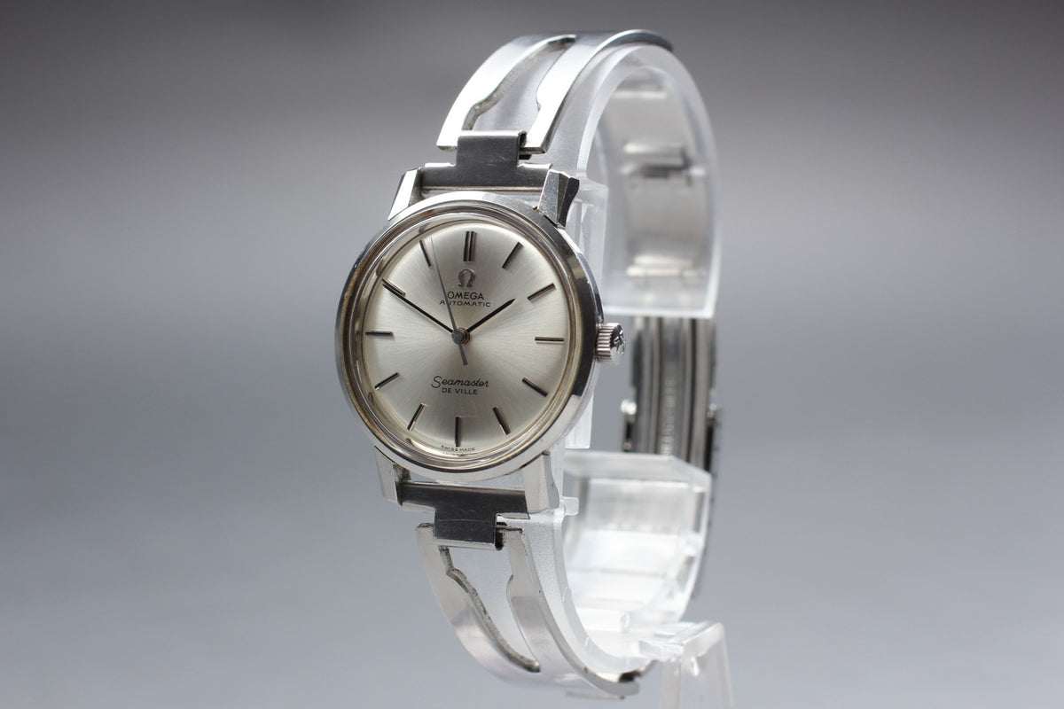Near MINT OMEGA Seamaster De Ville 28mm Automatic Silver Dial Women's Vintage