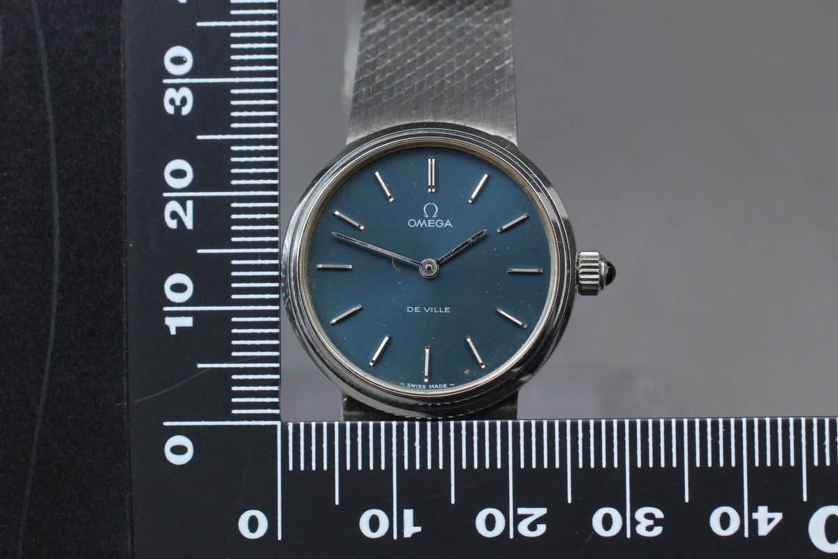 1978 Near MINT OMEGA De Ville 26mm 711.2028 Manual Navy Dial Women's Vintage