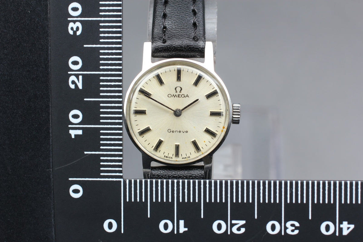 1971 Near MINT OMEGA Geneve 20mm 511.346 Manual Silver Dial Women's Vintage