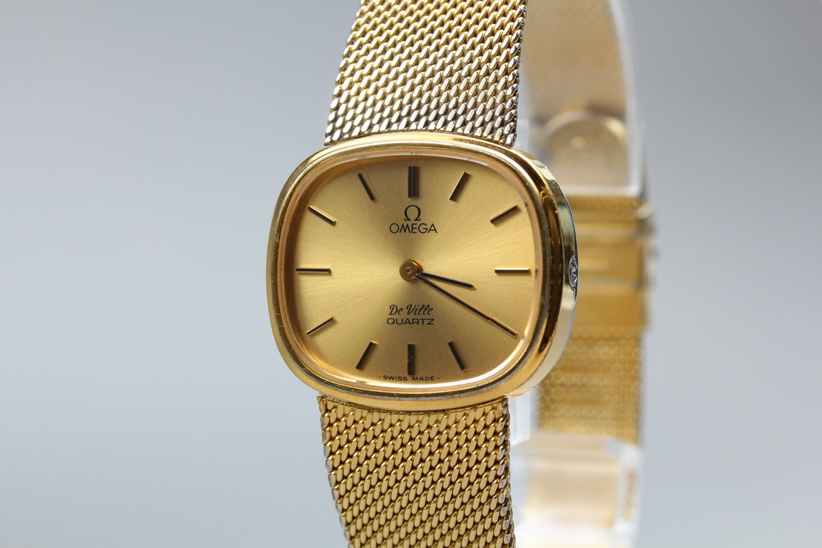 1979 Near MINT OMEGA De Ville 25mm 591.059 Quartz Gold Dial Women's Vintage