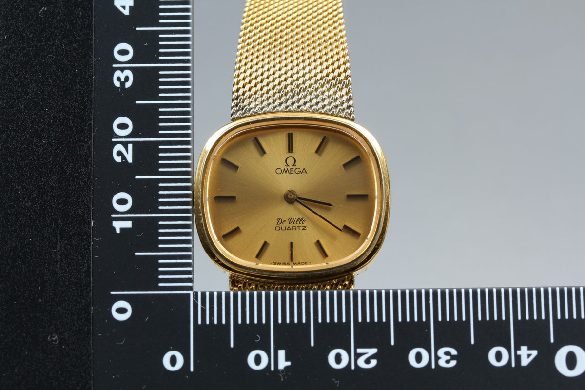 1979 Near MINT OMEGA De Ville 25mm 591.059 Quartz Gold Dial Women's Vintage