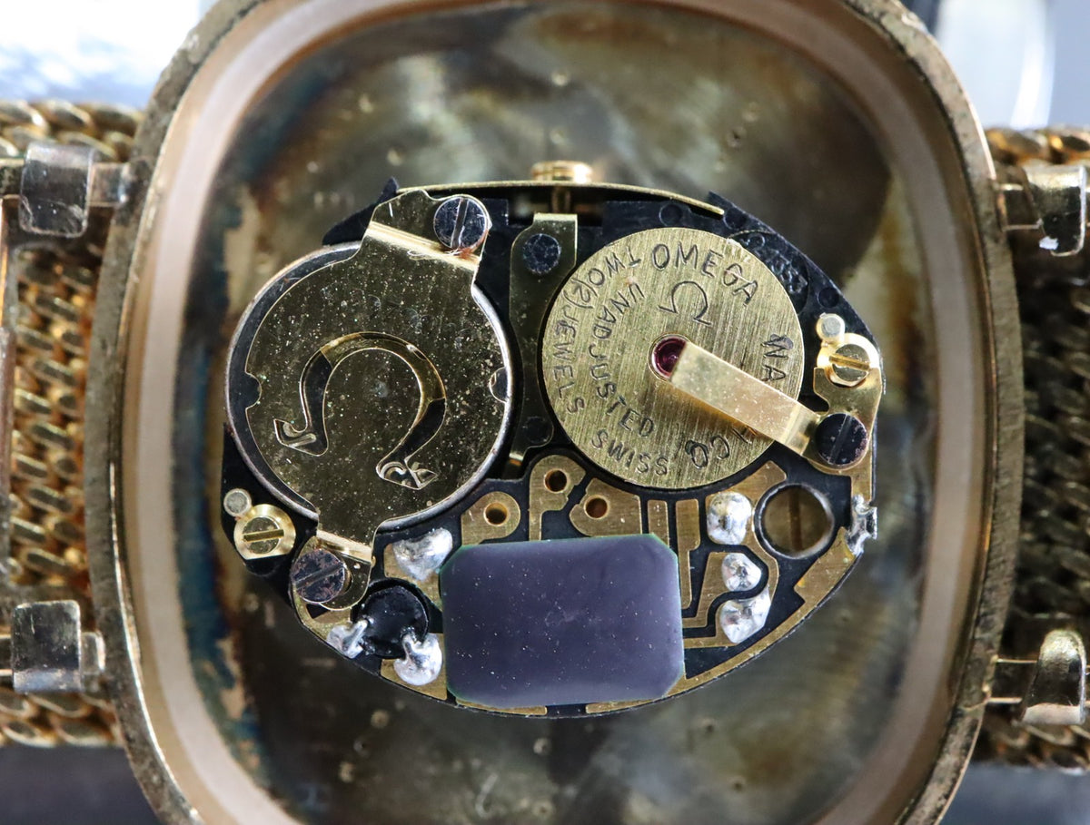1979 Near MINT OMEGA De Ville 25mm 591.059 Quartz Gold Dial Women's Vintage
