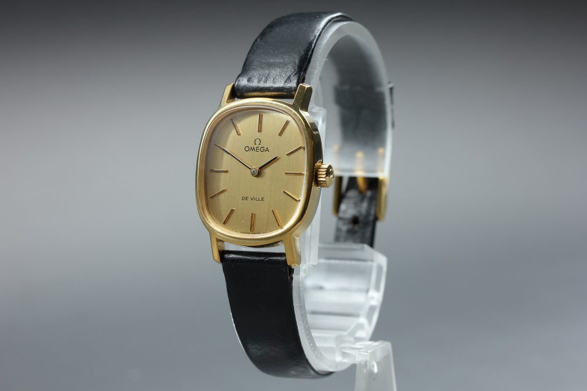 1975 Near MINT OMEGA De Ville 21mm 511.0509 Manual Gold Dial Women's Vintage