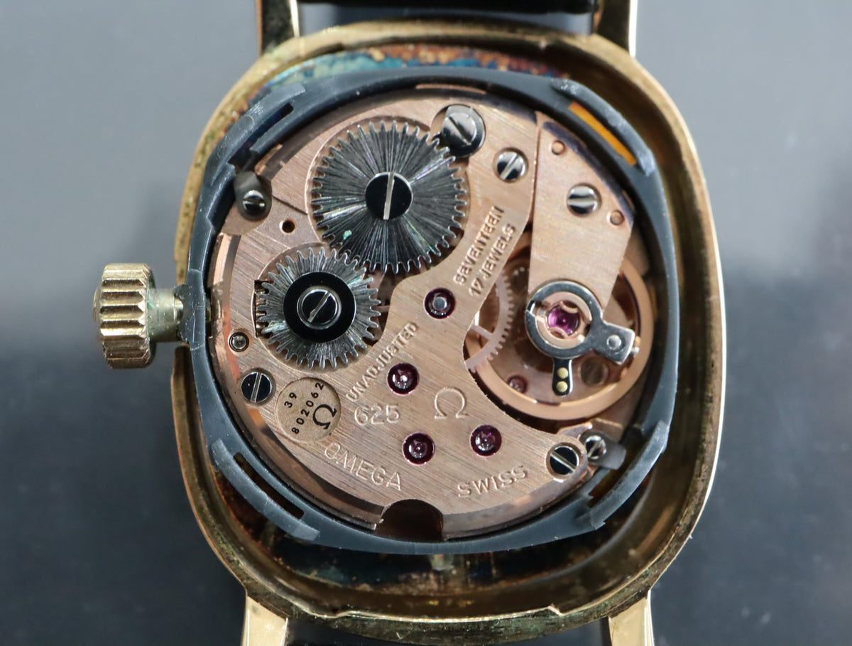 1975 Near MINT OMEGA De Ville 21mm 511.0509 Manual Gold Dial Women's Vintage