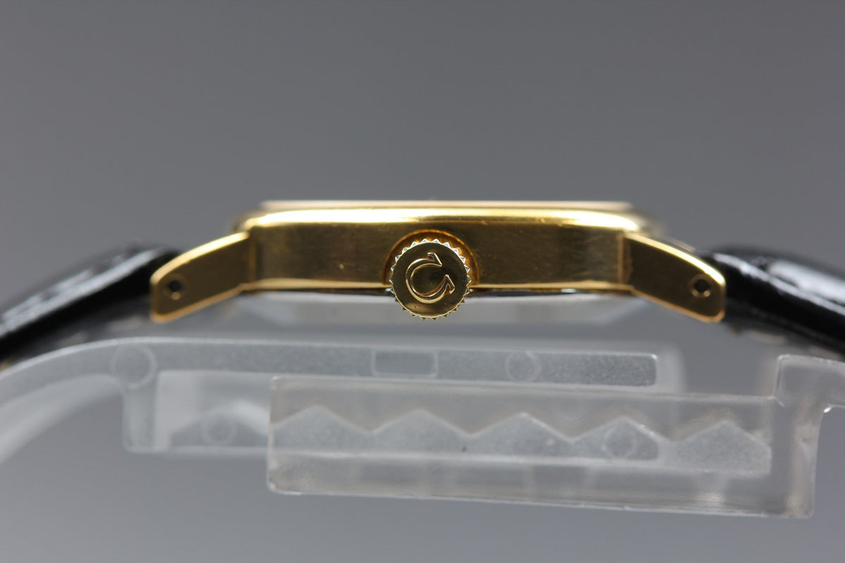 1979 Near MINT OMEGA De Ville 22mm 511.0559 Manual Gold Dial Women's Vintage