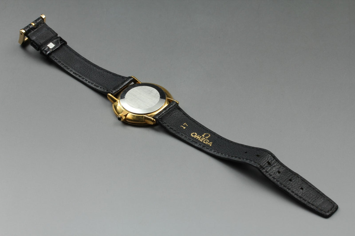 1977 Near MINT OMEGA De Ville 33mm 111.0107 Manual Gold Dial Men's Watch Vintage