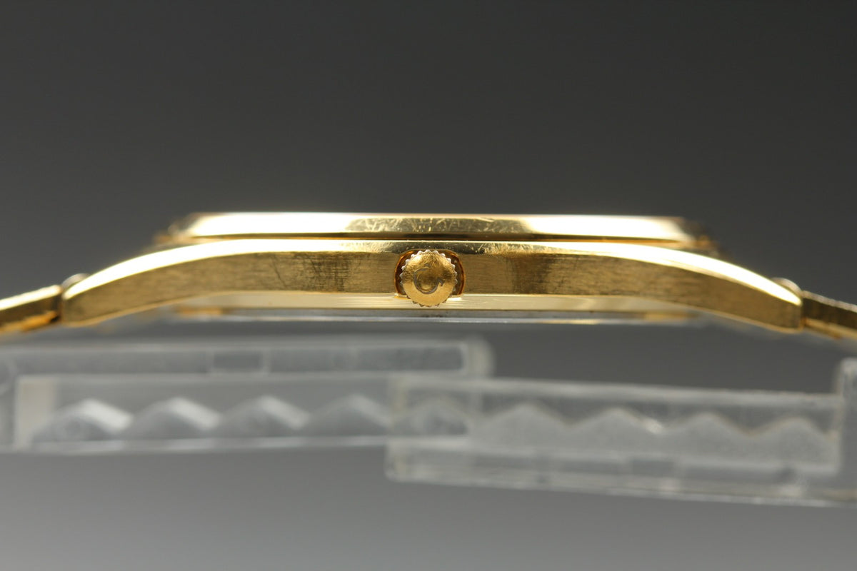 1984 Near MINT OMEGA Seamaster 33mm 196.0251 Quartz Gold Roman Dial Men Vintage