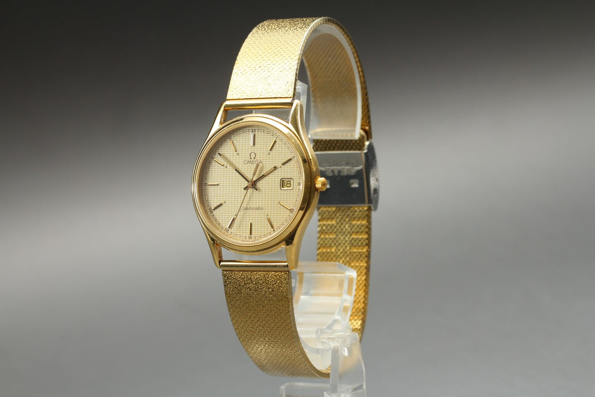 1984 Near MINT OMEGA Seamaster 33mm 196.0251 Quartz Gold Roman Dial Men Vintage