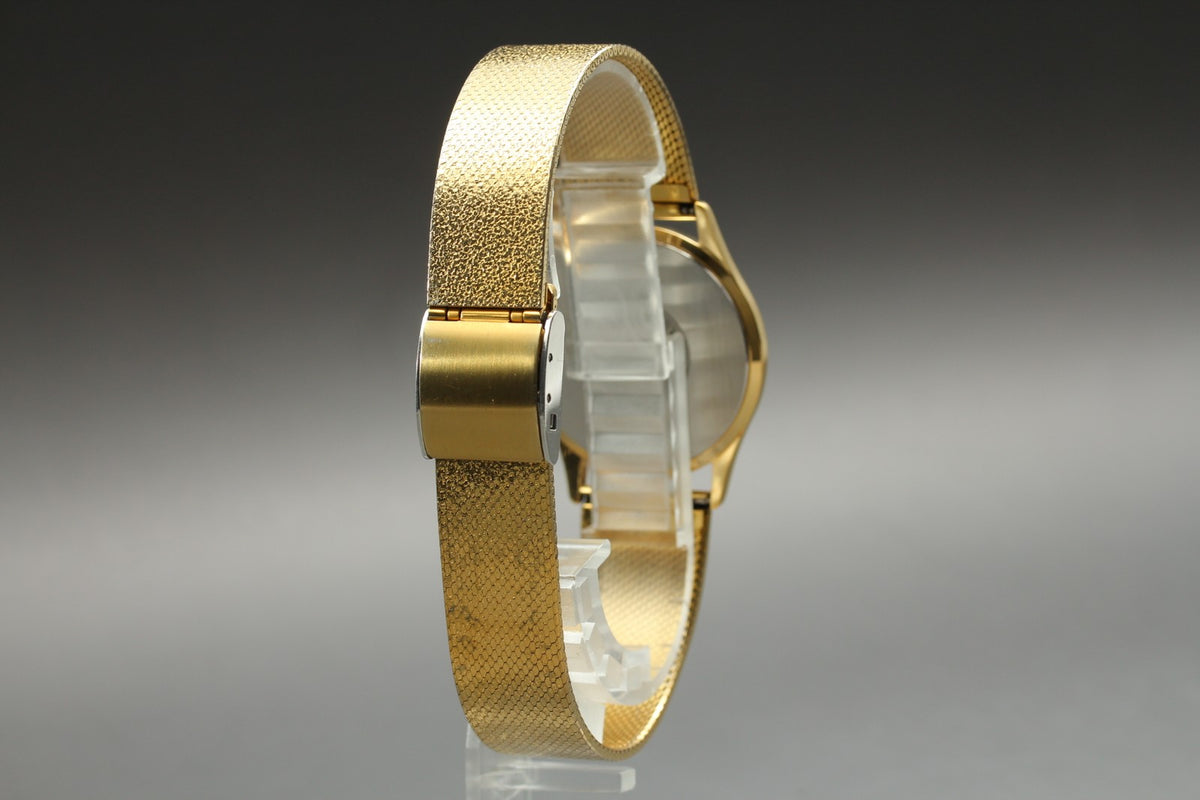 1984 Near MINT OMEGA Seamaster 33mm 196.0251 Quartz Gold Roman Dial Men Vintage