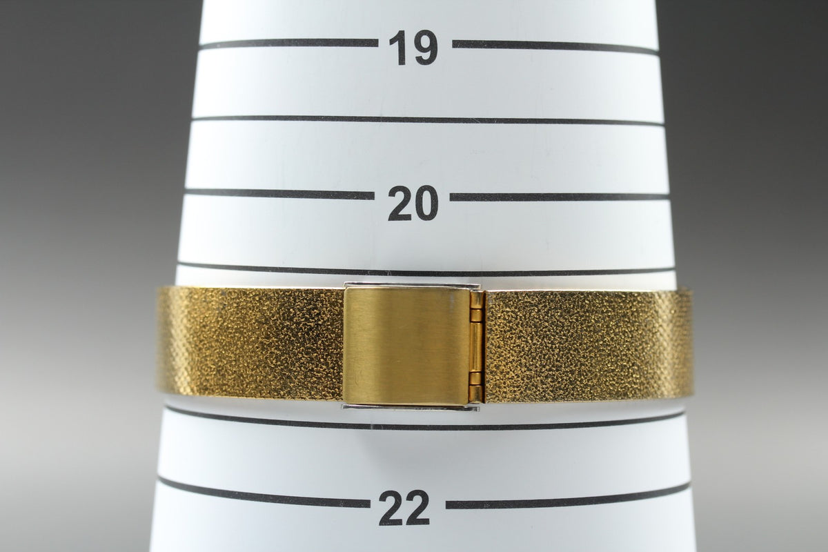 1984 Near MINT OMEGA Seamaster 33mm 196.0251 Quartz Gold Roman Dial Men Vintage