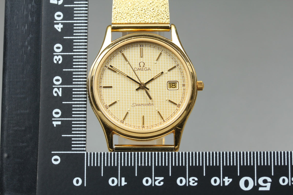 1984 Near MINT OMEGA Seamaster 33mm 196.0251 Quartz Gold Roman Dial Men Vintage