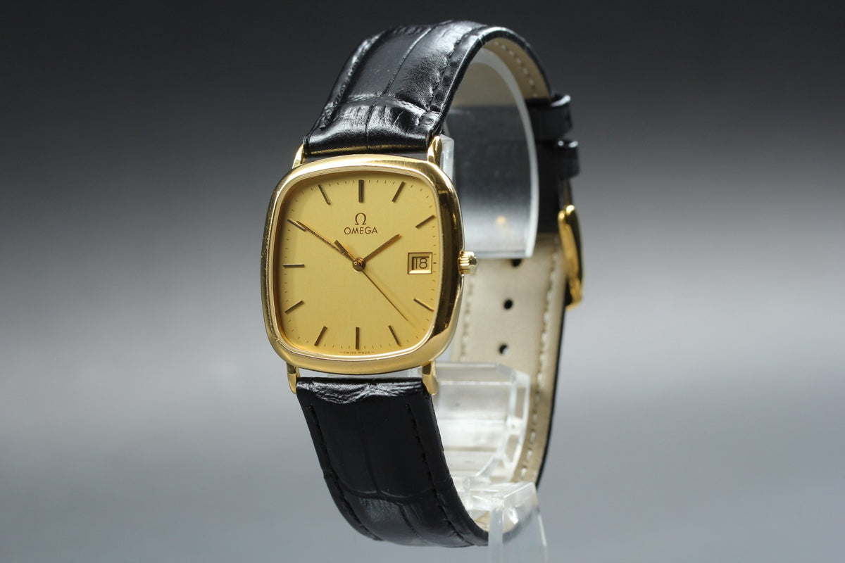 Near MINT OMEGA De Ville 30mm 196.0317 Quartz Gold Dial Men's Watch Vintage