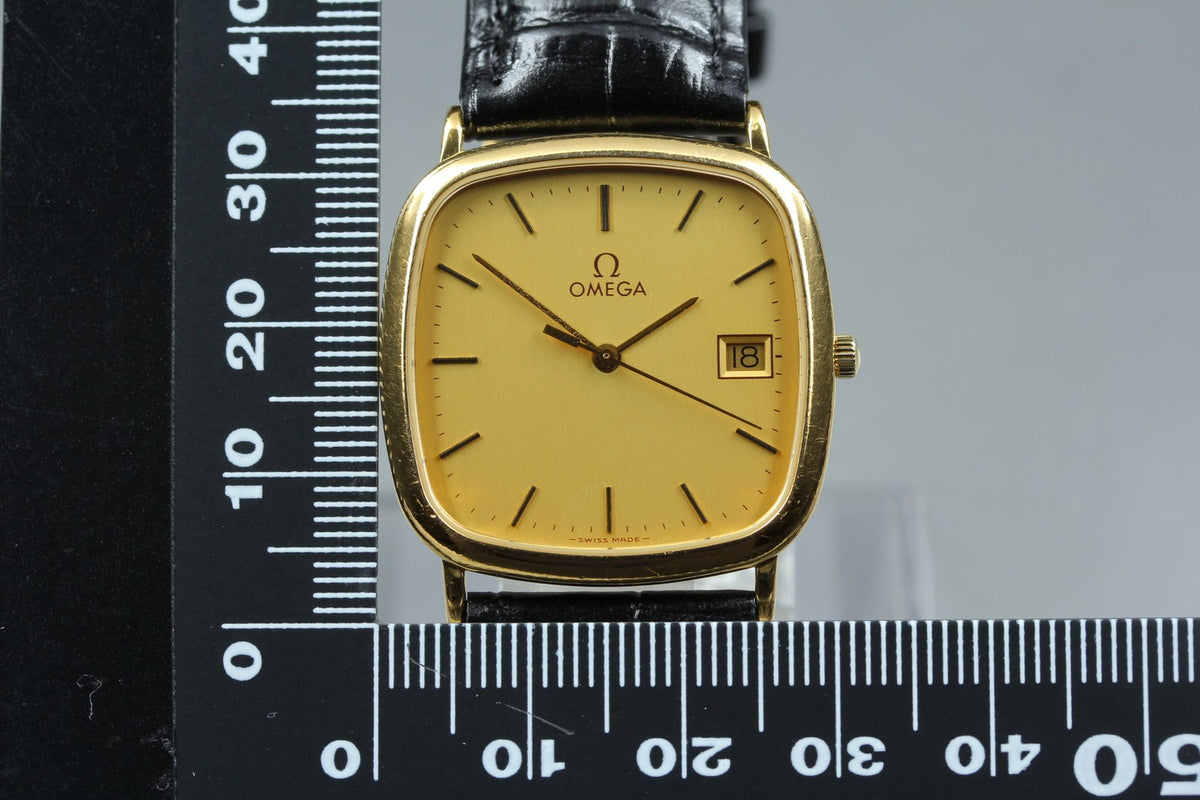 Near MINT OMEGA De Ville 30mm 196.0317 Quartz Gold Dial Men's Watch Vintage