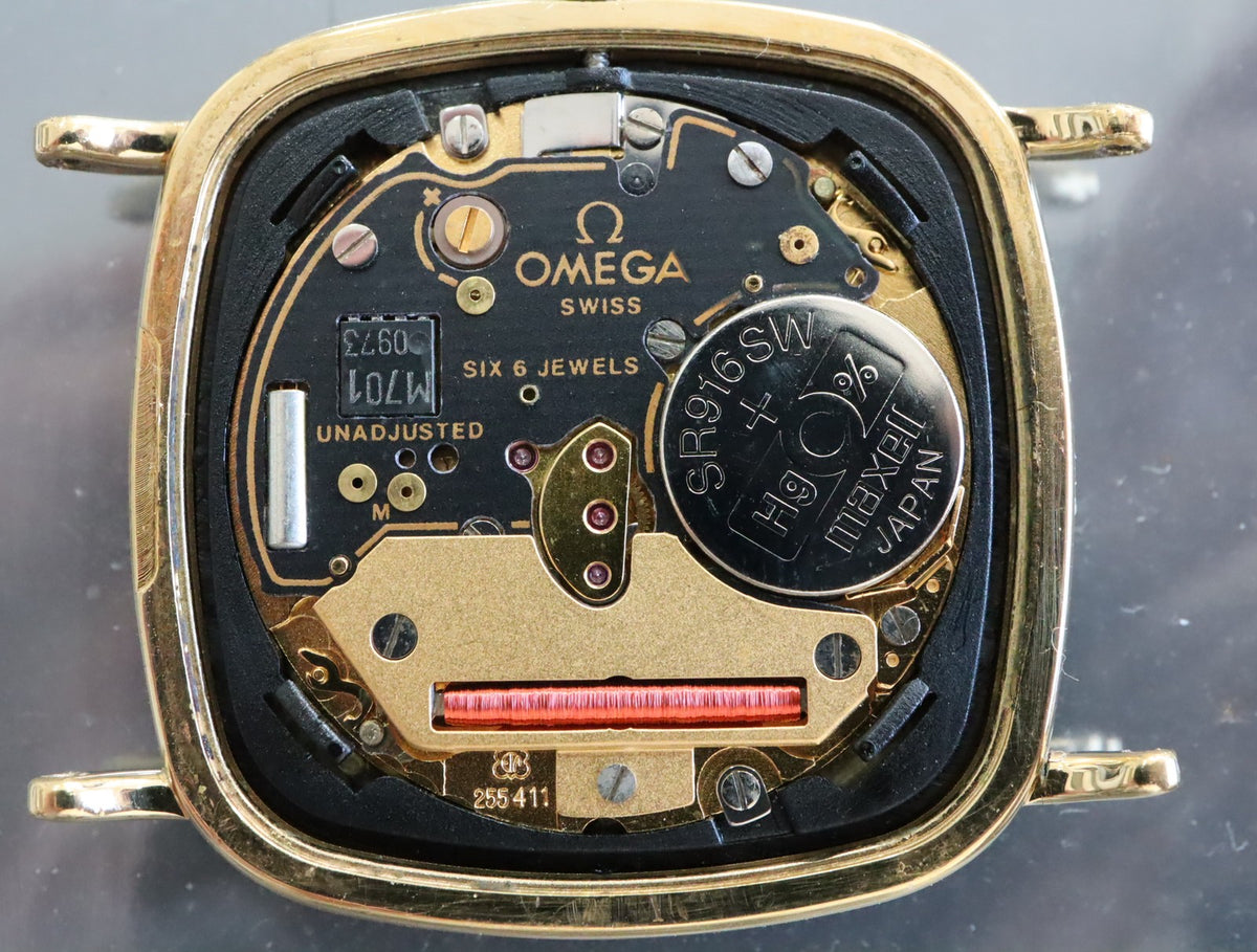Near MINT OMEGA De Ville 30mm 196.0317 Quartz Gold Dial Men's Watch Vintage