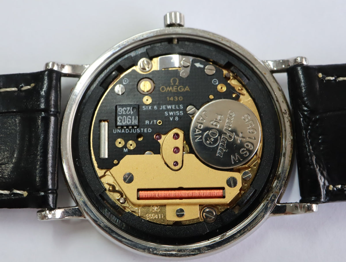 Near MINT OMEGA De Ville 32mm 196.0312.1 Quartz Silver Dial Men's Watch Vintage