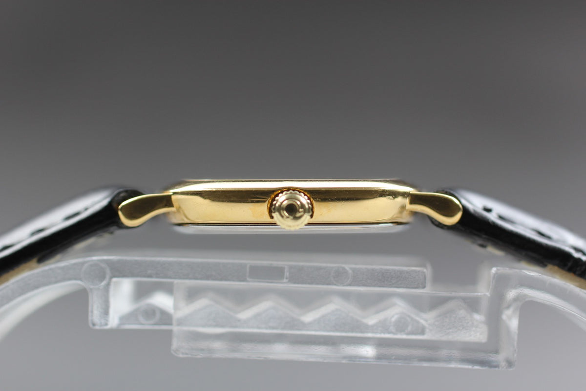 1986 Near MINT OMEGA De Ville 21mm 595.0098.2 Quartz White Dial Women's Vintage