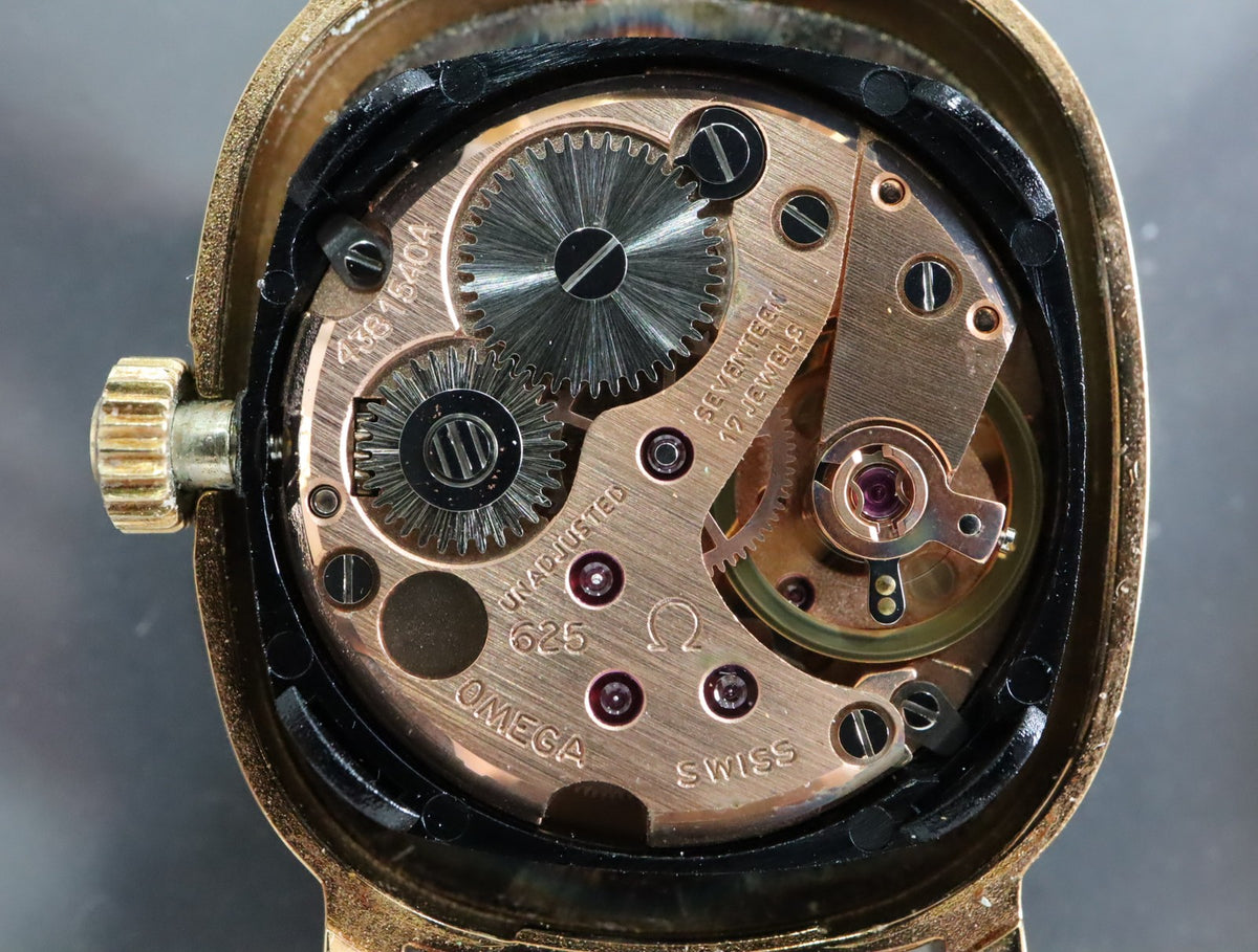 1979 Near MINT OMEGA De Ville 21mm 511.0509 Manual Gold Dial Women's Vintage
