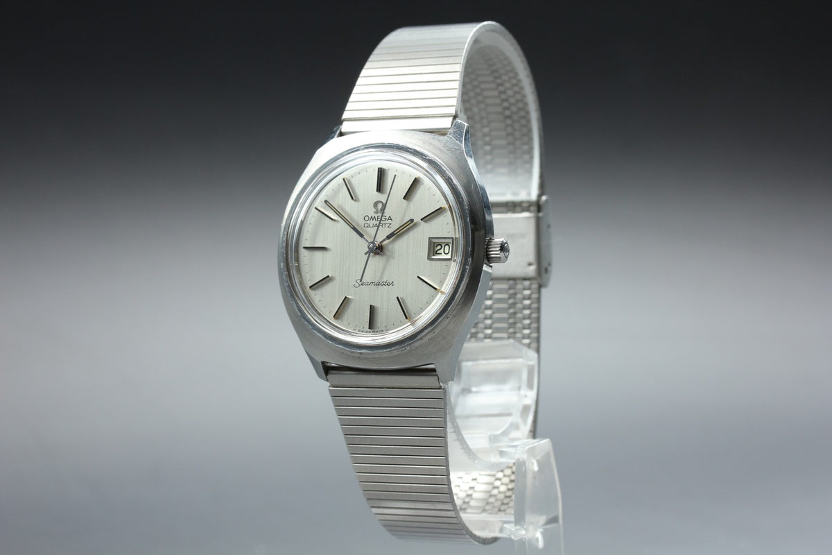 1977 Near MINT OMEGA Seamaster 37mm 196.0072 Quartz Silver Dial Men's Vintage