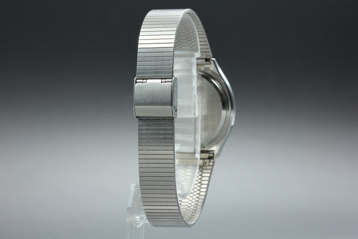 1977 Near MINT OMEGA Seamaster 37mm 196.0072 Quartz Silver Dial Men's Vintage