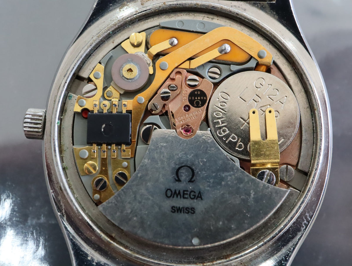 1977 Near MINT OMEGA Seamaster 37mm 196.0072 Quartz Silver Dial Men's Vintage