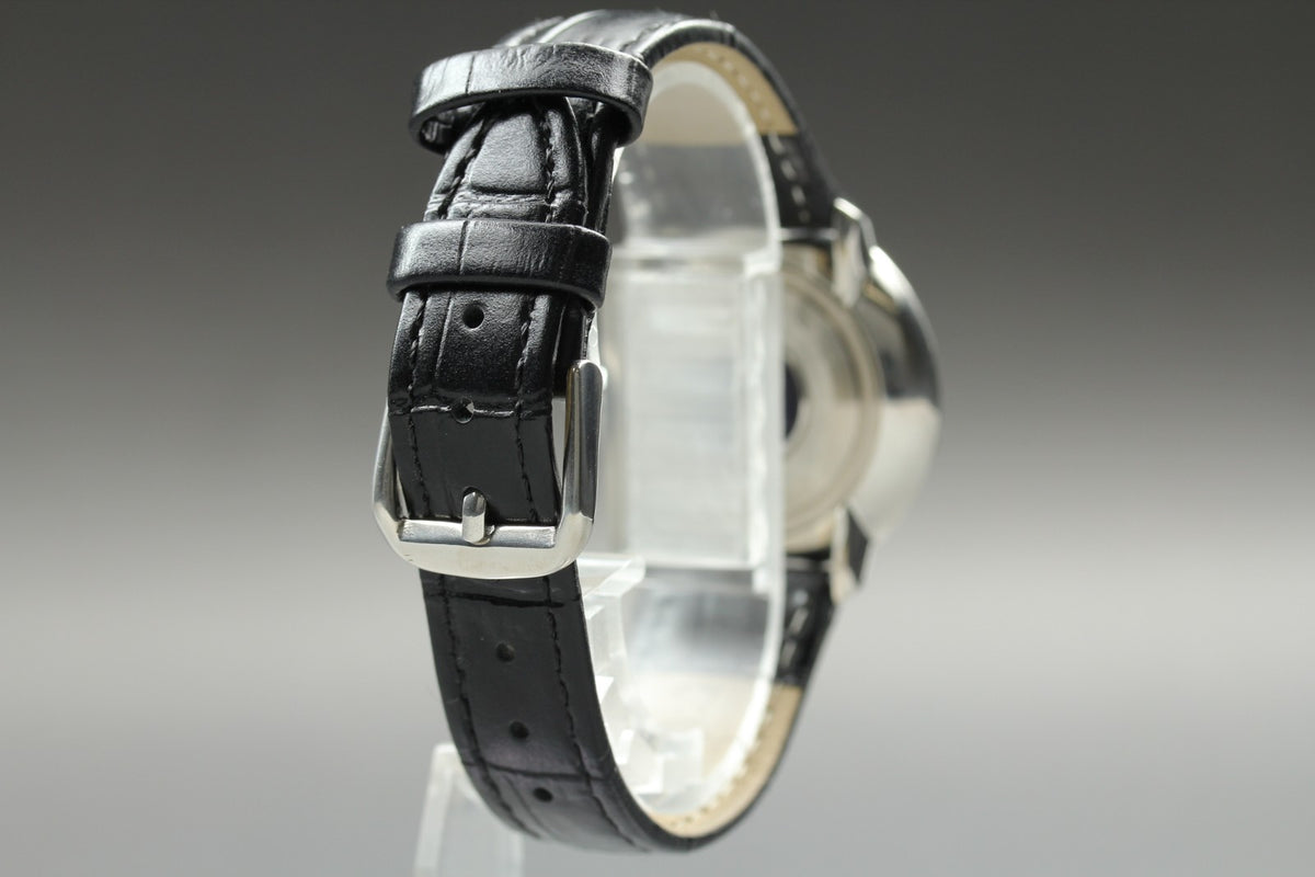 1970s Near MINT OMEGA De Ville 33mm TOOL.104 Manual Silver Men's Watch Vintage