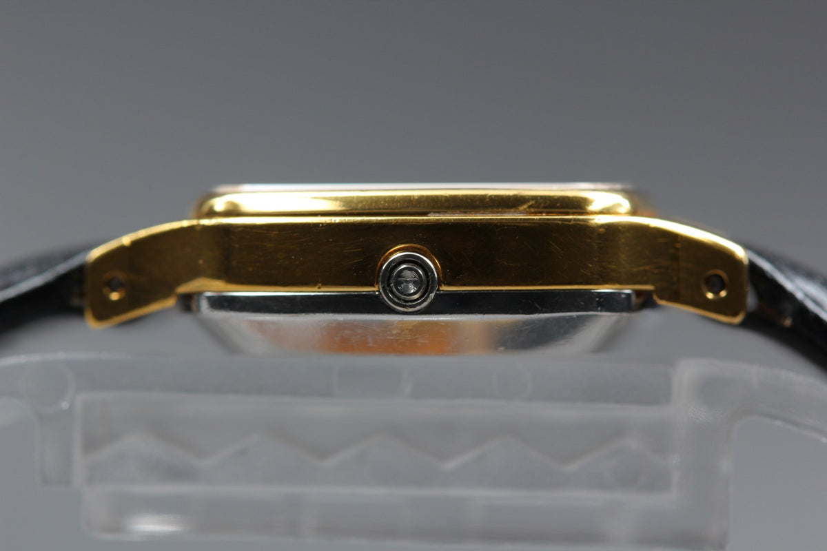Near MINT OMEGA De Ville 20mm 591.0023 Quartz Gold Dial Women's Watch Vintage