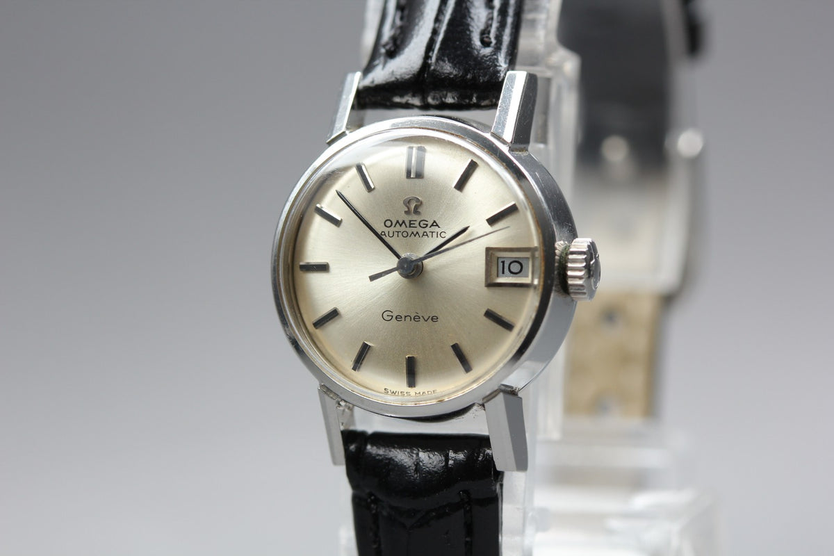 1969 Near MINT OMEGA Geneve 20mm 562.005 Automatic Silver Dial Women's Vintage