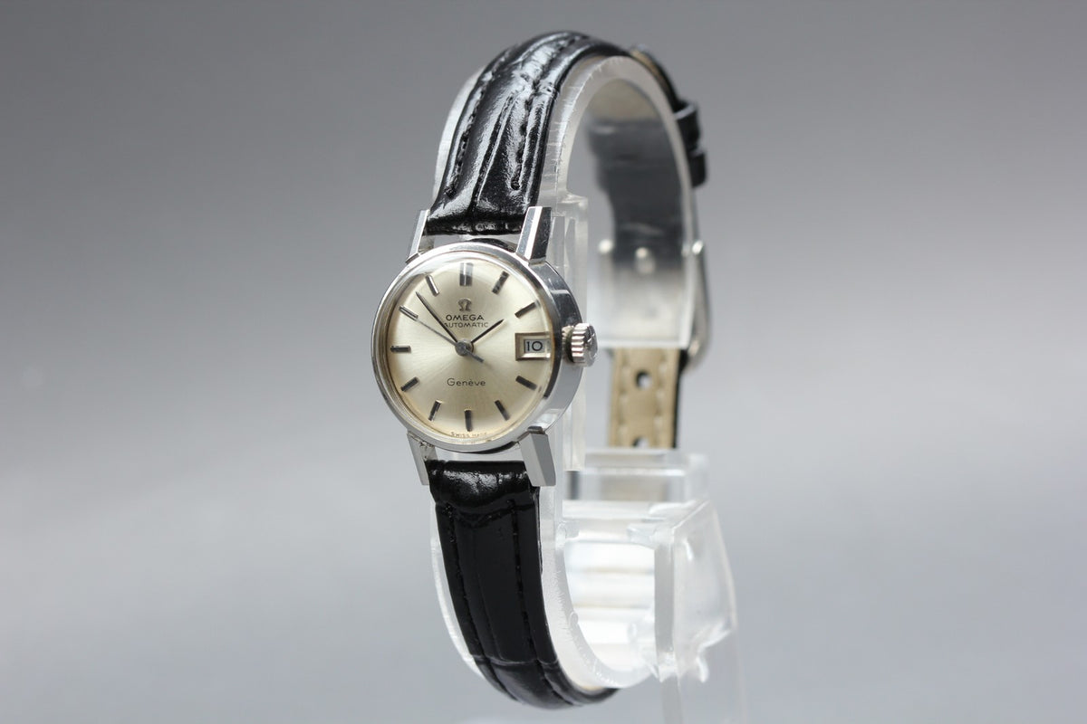 1969 Near MINT OMEGA Geneve 20mm 562.005 Automatic Silver Dial Women's Vintage