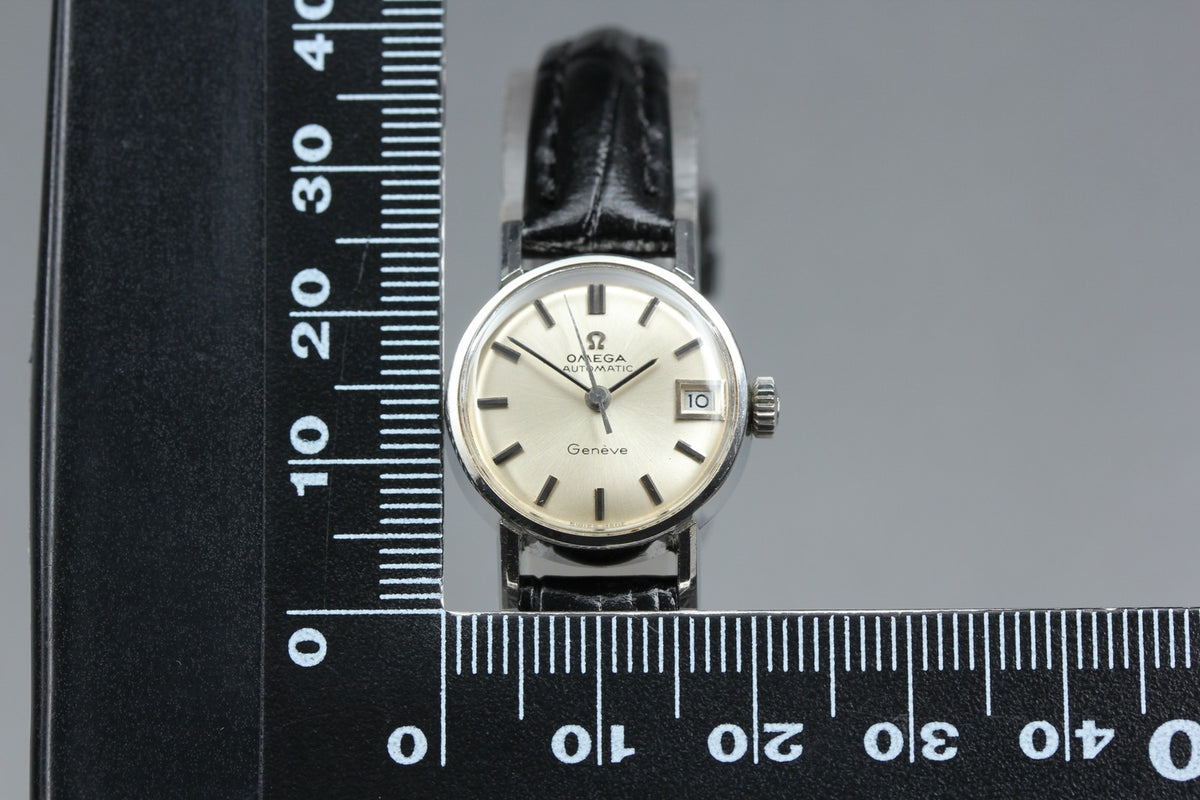 1969 Near MINT OMEGA Geneve 20mm 562.005 Automatic Silver Dial Women's Vintage