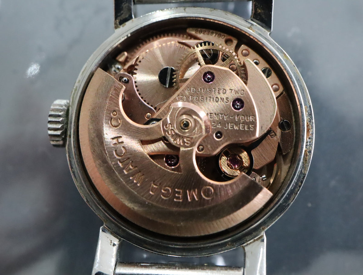 1969 Near MINT OMEGA Geneve 20mm 562.005 Automatic Silver Dial Women's Vintage