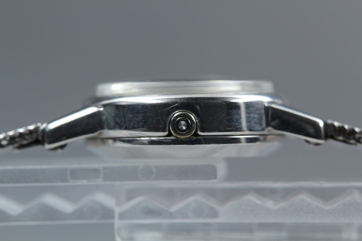 1979 Near MINT OMEGA De Ville 20mm 591.0011 Quartz Silver Dial Women's Vintage