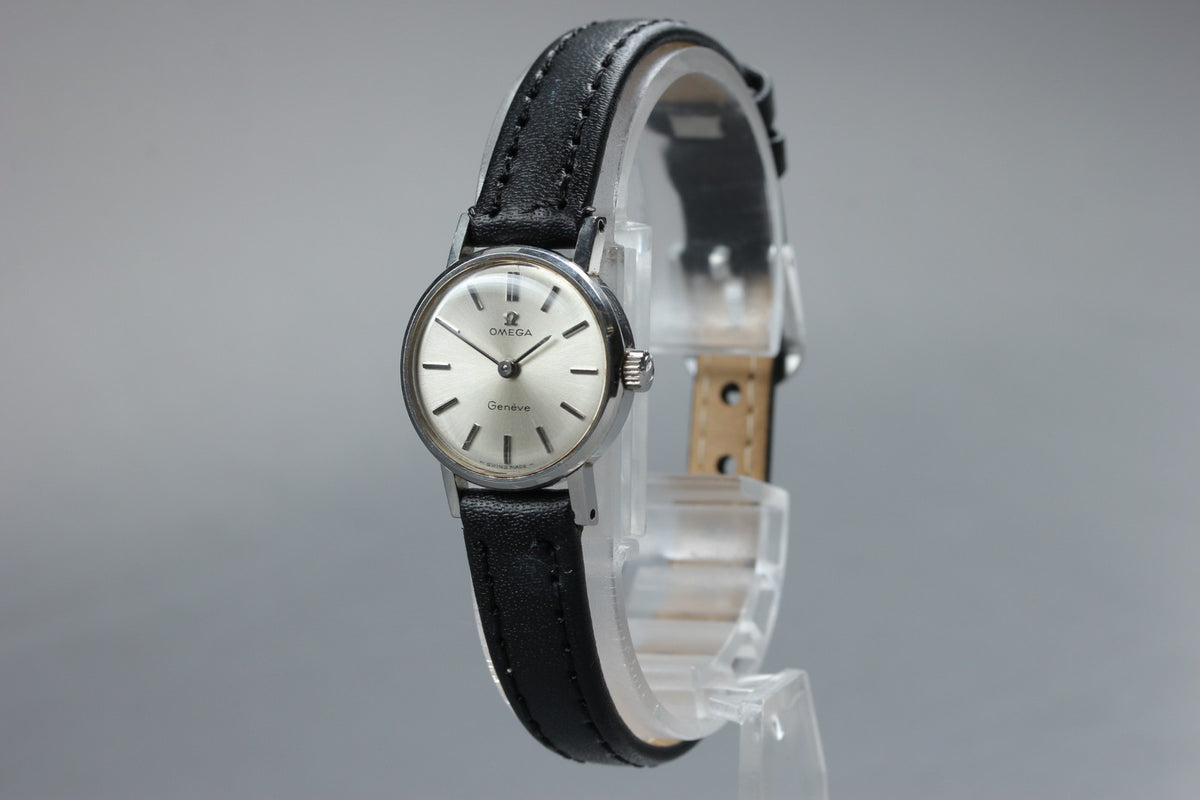 1968 Near MINT OMEGA Geneve 20mm 511.213 Manual Silver Women's Watch Vintage