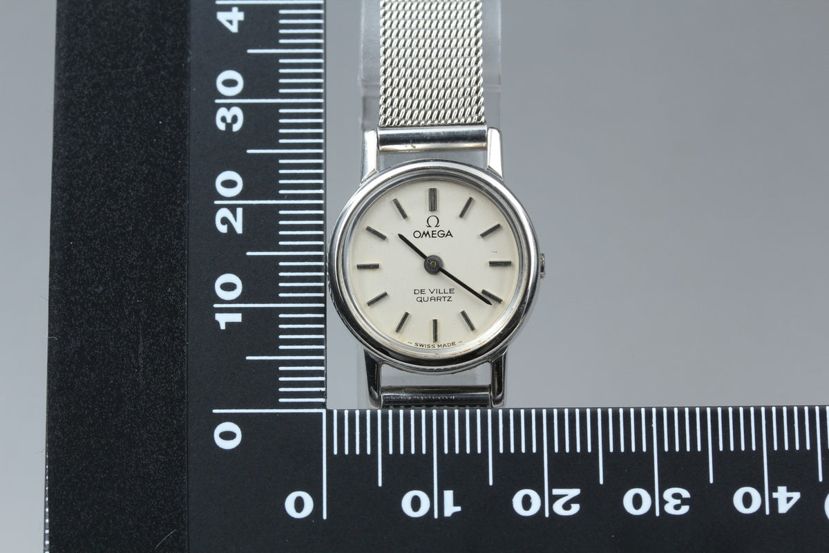 1979 Near MINT OMEGA De Ville 20mm 591.0011 Quartz Silver Dial Women's Vintage