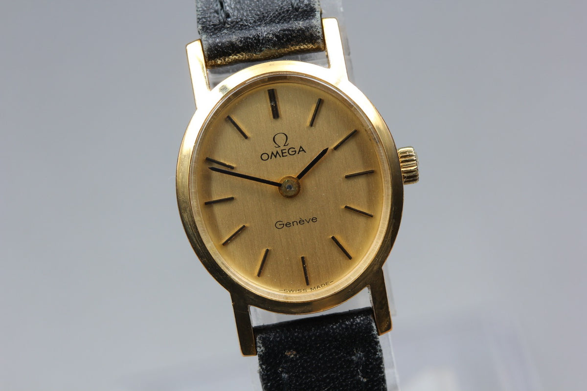 1973 Near MINT OMEGA Geneve 20mm 511.0411 Manual Gold Dial Women's Watch Vintage