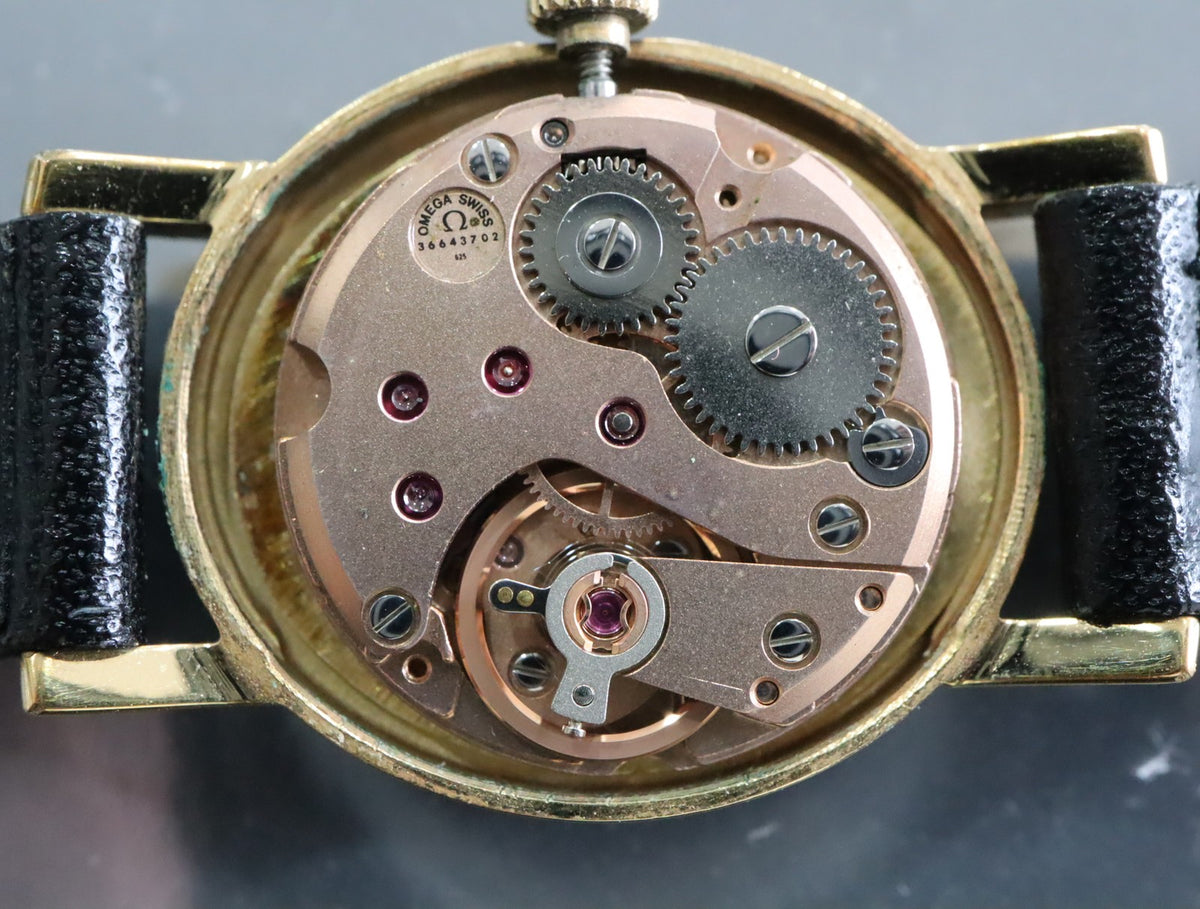 1973 Near MINT OMEGA Geneve 20mm 511.0411 Manual Gold Dial Women's Watch Vintage