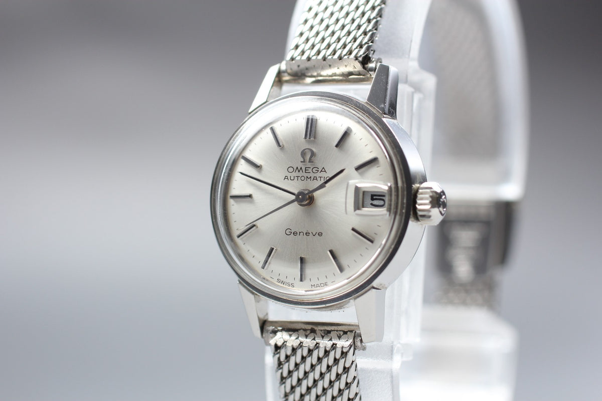 1969 Near MINT OMEGA Geneve 21mm 566.002 Automatic Silver Dial Women's Vintage