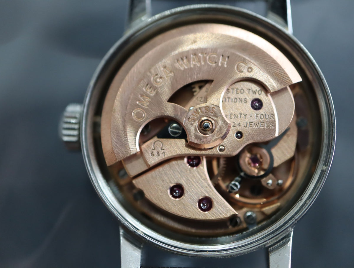 1969 Near MINT OMEGA Geneve 21mm 566.002 Automatic Silver Dial Women's Vintage