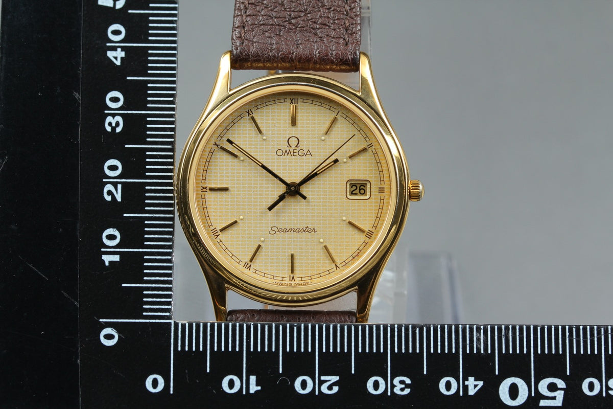 1986 Near MINT OMEGA Seamaster 33mm 196.0251 Quartz Roman Dial Men's Vintage