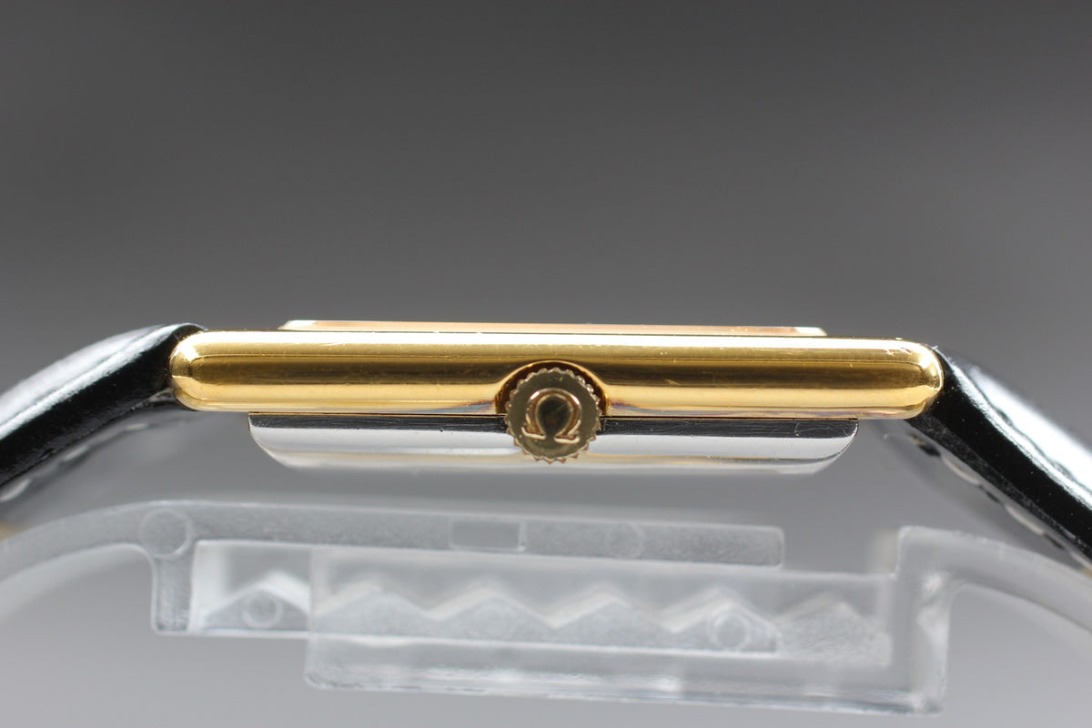 1973 Near MINT OMEGA De Ville 24mm 511.0404 Manual Gold Dial Tank Women Vintage